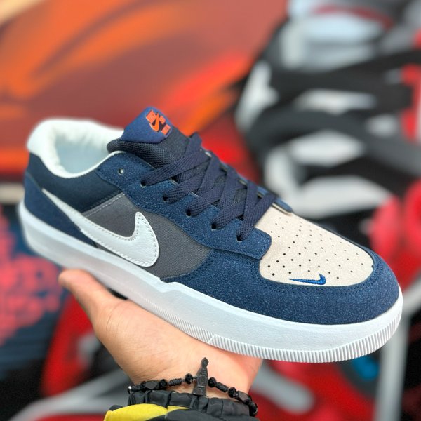 Nike Tela