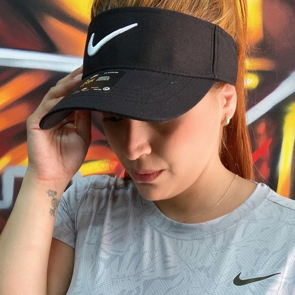 Viseras Nike